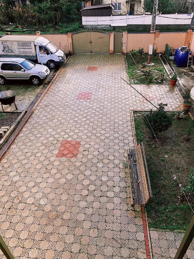 Семейный Дворик Suhumi Exterior foto