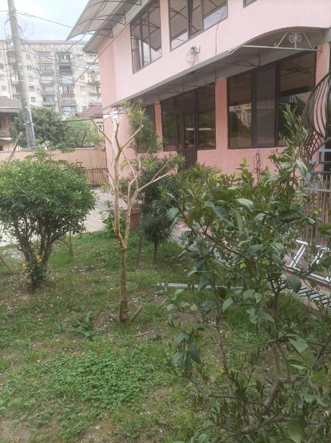 Семейный Дворик Suhumi Exterior foto